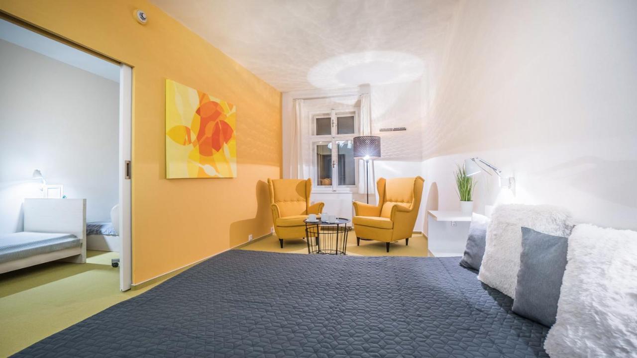 Penzion A Restaurace 14 Hostinné Exteriör bild