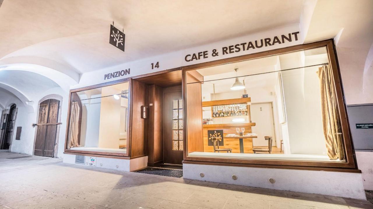 Penzion A Restaurace 14 Hostinné Exteriör bild