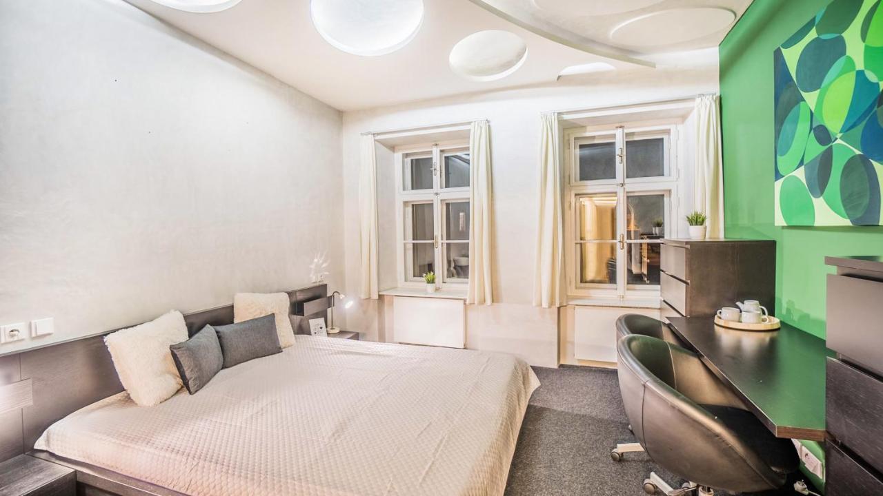 Penzion A Restaurace 14 Hostinné Exteriör bild