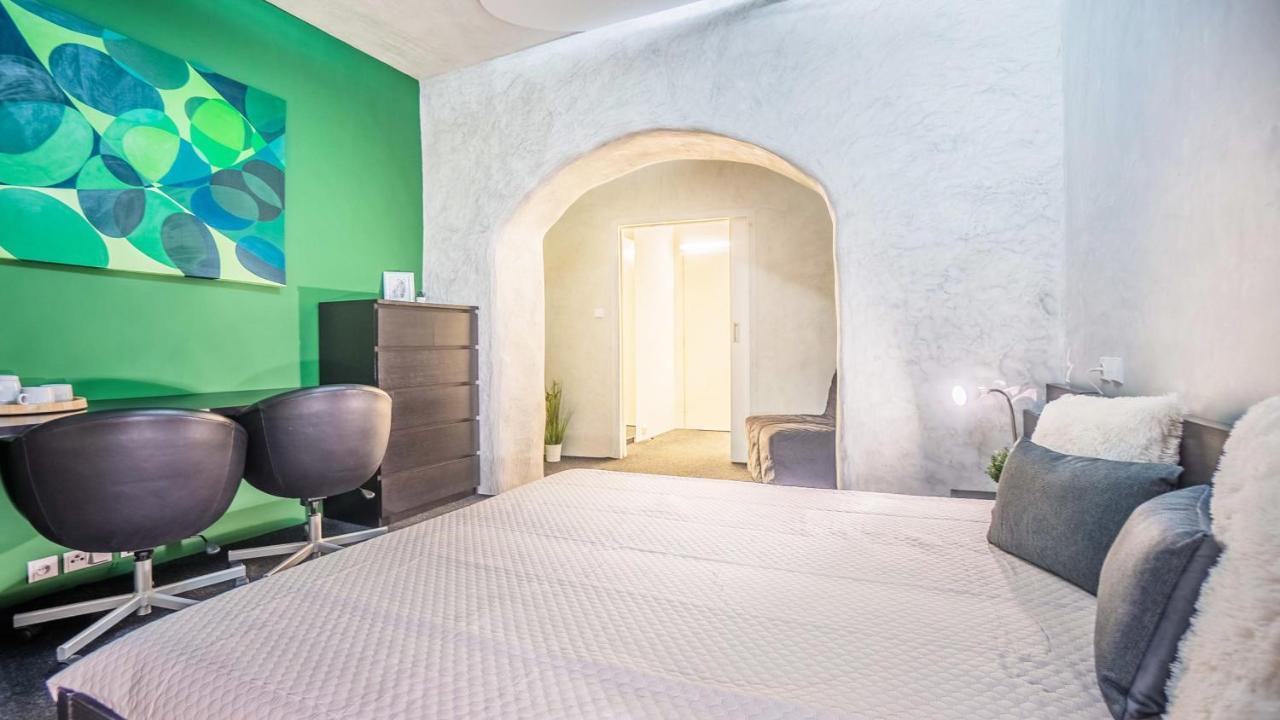 Penzion A Restaurace 14 Hostinné Exteriör bild