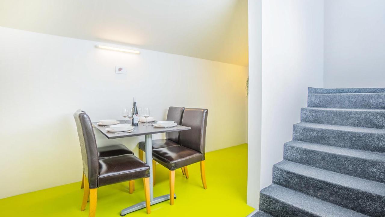 Penzion A Restaurace 14 Hostinné Exteriör bild