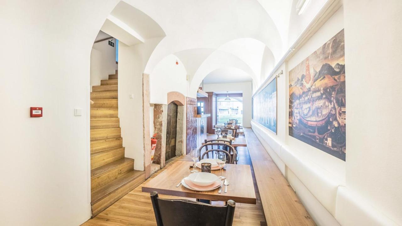Penzion A Restaurace 14 Hostinné Exteriör bild